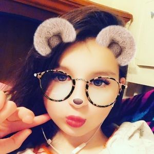 Meet your Posher, Mia